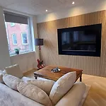 Lejlighed Luxurious In City, Free Parking *