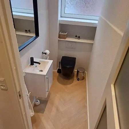 Luxurious In City, Free Parking Apartment