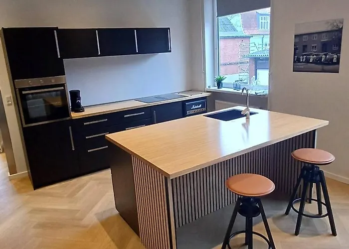 Luxurious In City, Free Parking Apartament